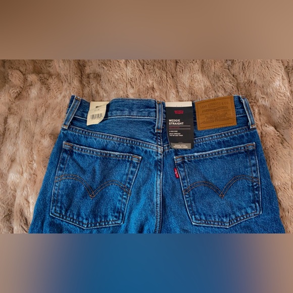 Levi’s Distressed Blue Jeans women’s - Picture 2 of 5